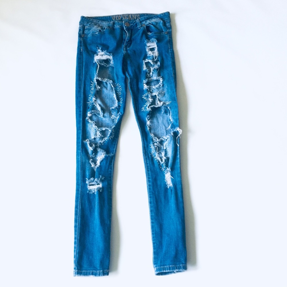 Distressed Jeans!!💙💙